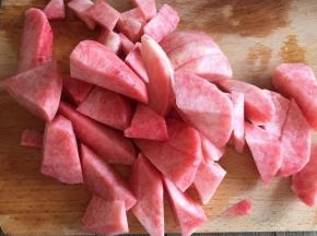 水蜜桃去皮切块