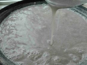 转小火继续搅拌熬15分钟～20分钟