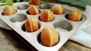 烤箱预热，中层160度，20分钟，出炉倒扣