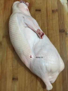 1. 半只鸭洗净斩块