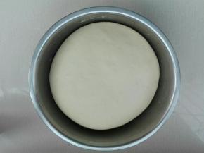 室温发酵至原面团3-4倍大即可