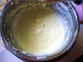 搅拌成较浓稠的奶酪液。