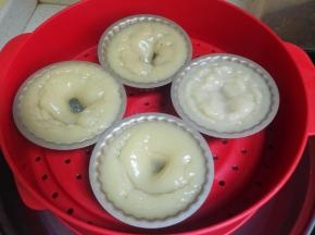 用大火蒸二十分钟，待涼后脫模 , 即可食用。