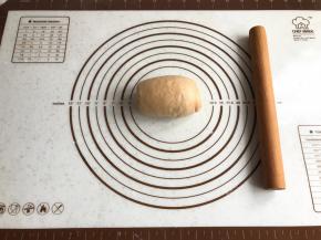 由上往下卷起。