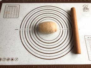 由上往下卷起。