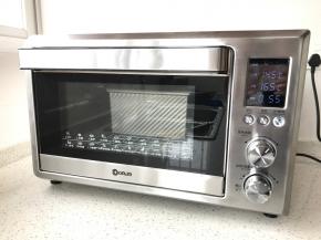 将吐司盒盖子盖上，放入烤箱选择吐司菜单烘烤40分钟左右。