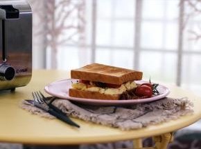 用多士炉烤一份三明治也是不错的选择。