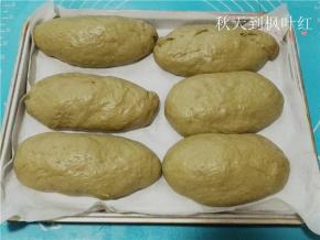 二发好的面包；