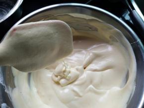 混合好的蛋糕湖，非常细腻