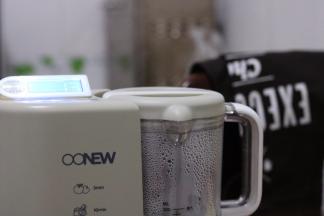 3.盖上防溅盖 盖上盖子 蒸15分钟