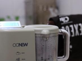 3.盖上防溅盖 盖上盖子 蒸15分钟