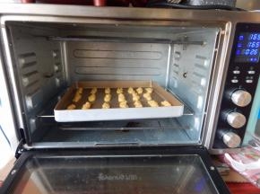 烤箱180度烤18分钟