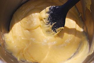 将面糊混合均匀