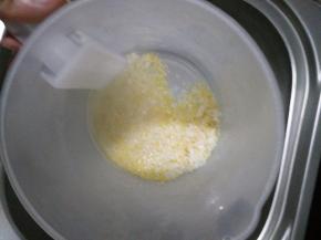 将大小米淘洗干净