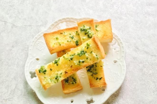 蒜香吐司条