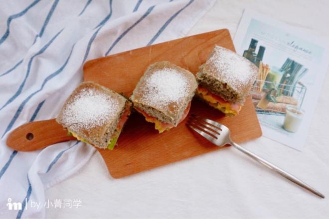 黑芝麻餐包三明治