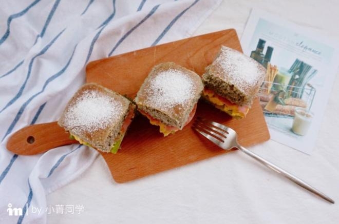 黑芝麻餐包三明治