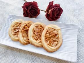 烤箱预热170上下火12分钟左右稍微变色即可出炉了