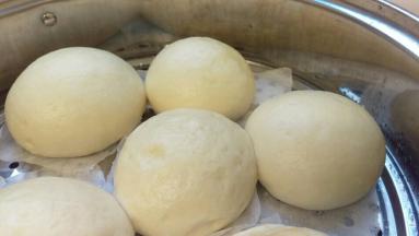 出炉后涨了2倍大。蒸的中间不可以开盖子。