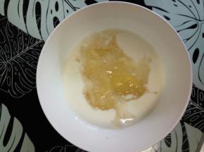 用刮刀不停地搅拌，直到完全溶解，放室温晾凉。