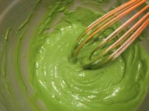 翠绿顺滑的蛋黄糊