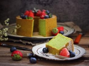 出炉轻震几下后马上倒扣，放凉后手工脱模