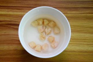 干贝先浸泡软了
