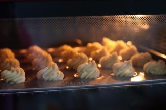 6.放入预热好的烤箱内180度15分钟