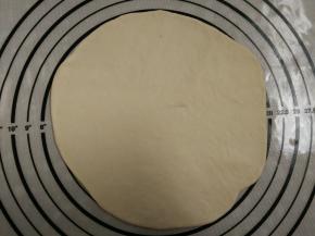 7.剩下的一块排气 擀圆