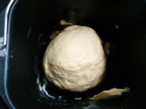 4.加入黄油揉至完全扩展状态即手套膜