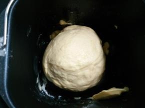 4.加入黄油揉至完全扩展状态即手套膜