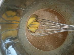 3.加入鸡蛋混合均匀