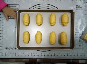 11.依次码放在烤盘上
