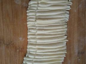 切成3-4毫米宽的条形状