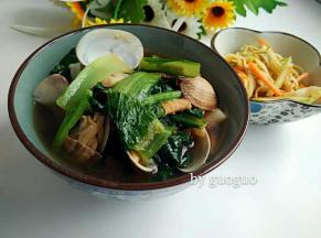 营养美味可口的蚬子手擀面就做好了