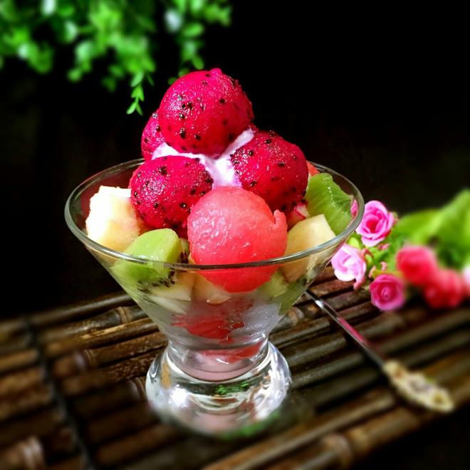 缤纷酸奶水果沙拉