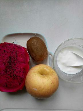 准备好食材（还有西瓜半个）