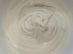 将各种配料加入，搅拌均匀