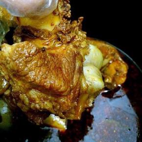 自动排完气，美味的酱大骨做好了