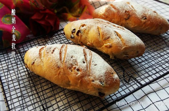 【酸奶全麦核桃软欧】：健康面包，热量低！