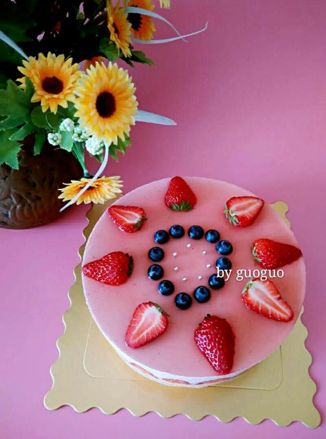 草莓慕斯蛋糕