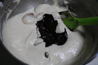 加入微温的可可液