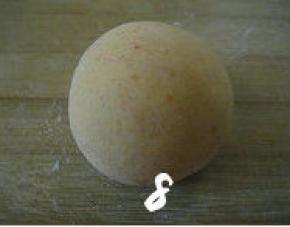 醒发好的馒头生坯为原来两倍大（时间大概半小时），拈起来轻飘飘。
蒸锅加凉水，蒸屉垫上厚点的湿屉布，或者在蒸屉上刷薄薄一层油。将醒好的馒头生坯放在蒸屉上，盖上锅盖。大火烧开锅后，转小火蒸20分钟，关火。5分钟后揭锅盖，把馒头拿出。