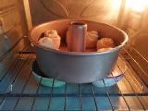 放烤箱二发，底下放碗热水，发1.5-2倍大