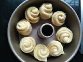 发酵完毕，表面刷蛋液