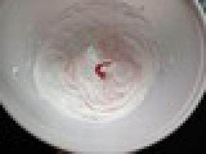 此时加入1滴红色色素