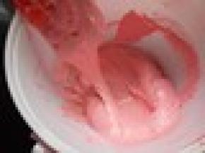 混合好的面糊呈飘带状即可