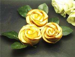 配上绿色的树叶很漂亮吧。