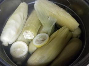 大火煮开后改中火煮30分钟左右