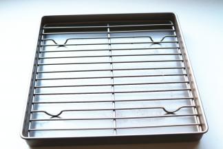 烤架放入金盘。